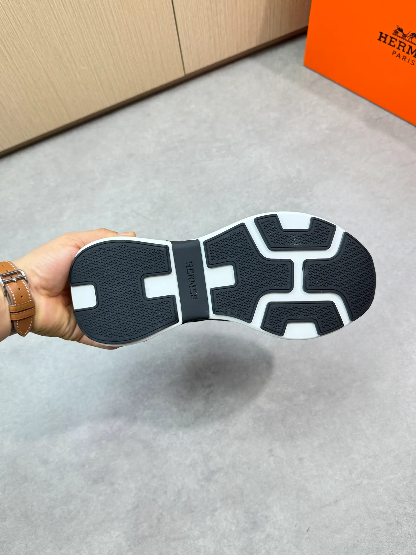 [HERMES] Hermès men's shoes 💰520💰 - high-end quality original items 🔍🔍🔍 casual sports shoes - upper: 🔝 pebbled calfskin, brand high mercerized canvas, body sewn with brand ´H´ totem, tongue brand logo cloth label - lining: water-dyed cowhide -Outsole: Ultra-light T men's shoes 💰U foam·rubber; two-color molded outsole -Ultra-high quality control·Fine workmanship: highlighted (high-end·luxury·grade) -Size: 39-44 (38, 45, can be customized)